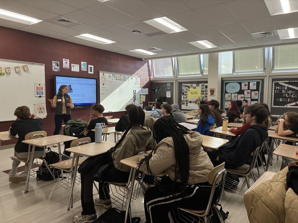Melinda Levandoski talking to students