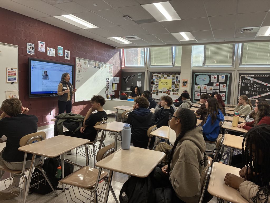 Melinda Levandoski talking to students