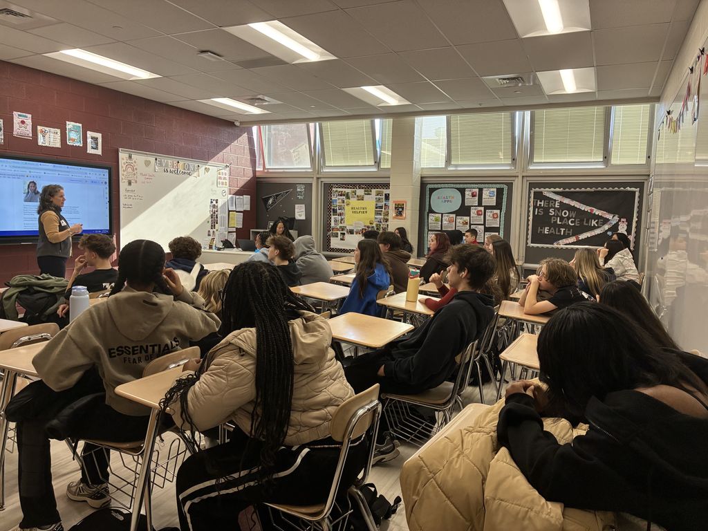 Melinda Levandoski talking to students