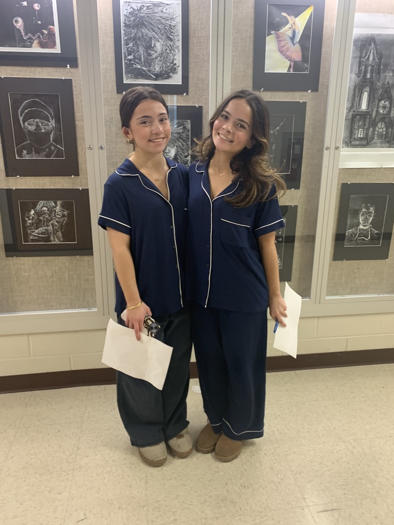 ASHS students posing for Abing-Thon’s comfy clothes Thursday