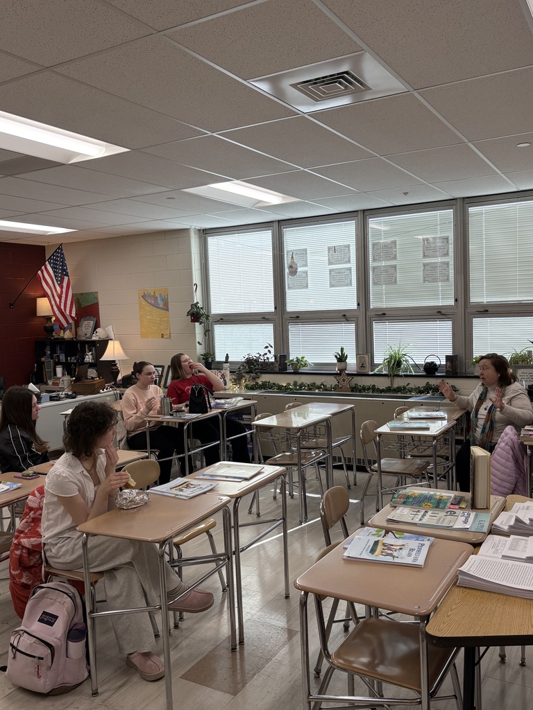 Dr. Lynne Dorfmann engaging with students