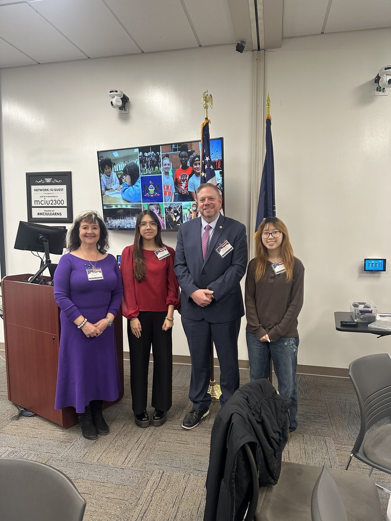 Dr. Mowry, Natalie Arcos, Dr. Fecher and Caitlyn Le