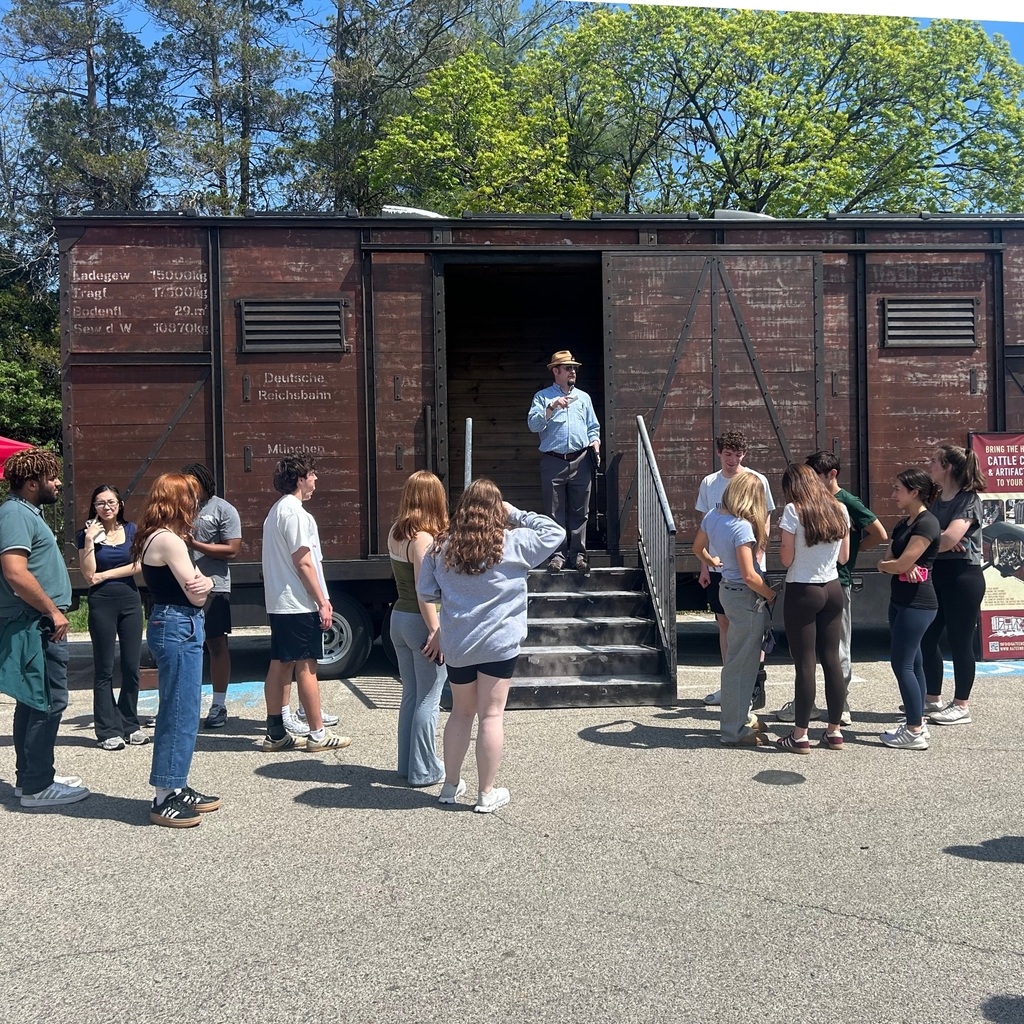 students learning about the Holocaust