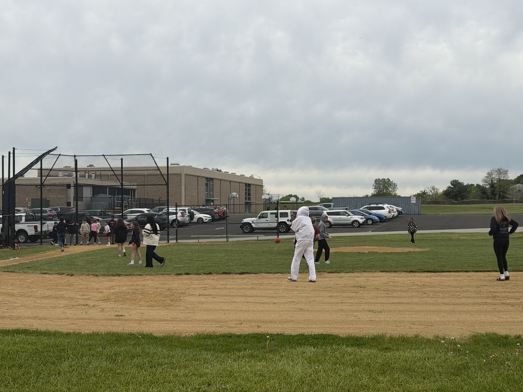 Image of The 6th Grade Stingrays enjoyed some outdoor fun as a way to mark the end of PSSA Testing!