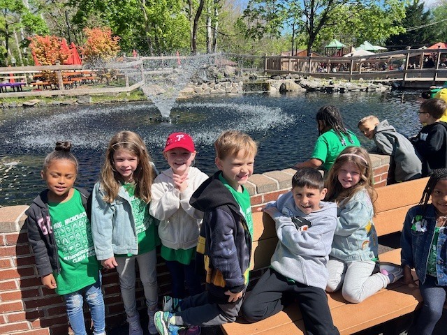 kindergarten students smiling at the zoo