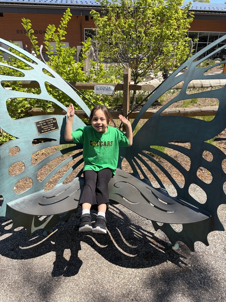 kindergarten student smiling at the zoo
