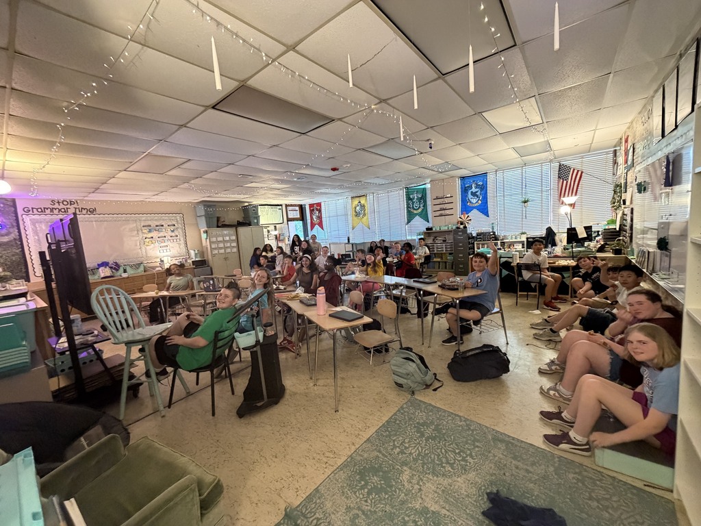 Image of 6th grade students in homework club. 