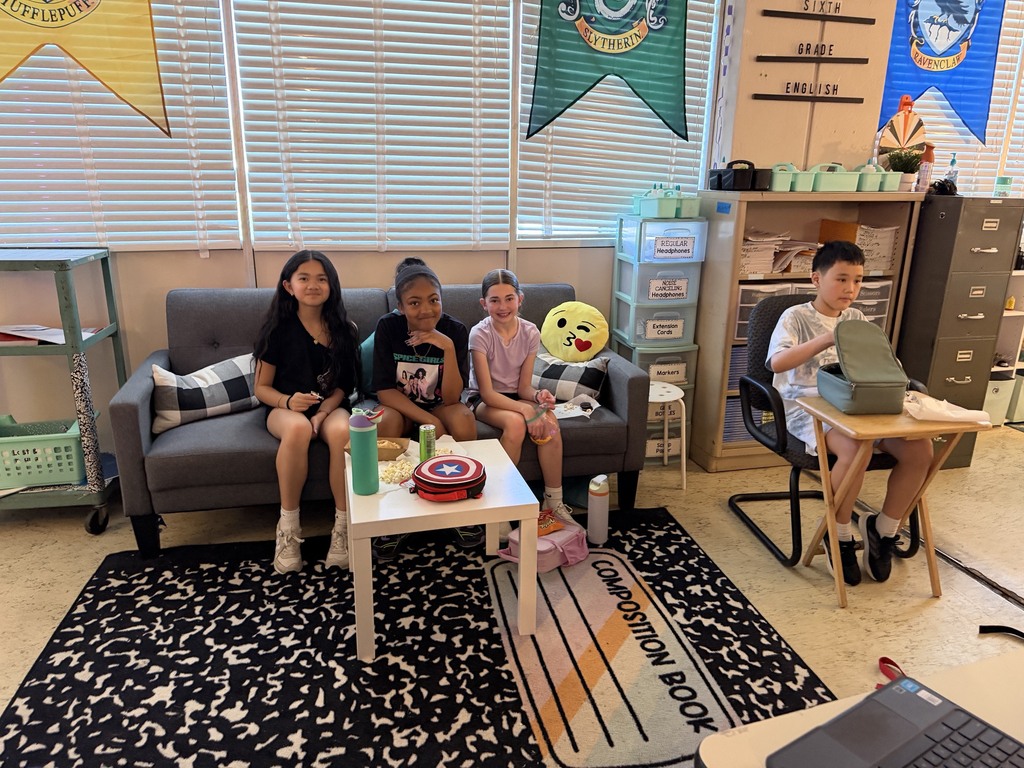 Image of 6th grade students in homework club. 