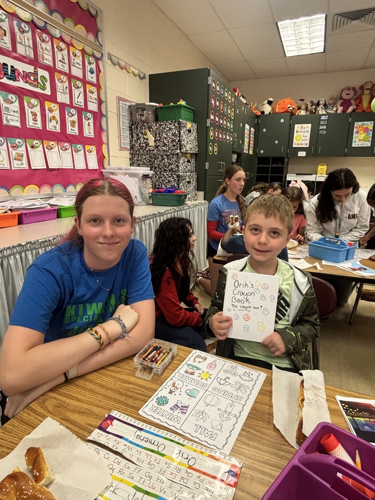 Image of NJHS and WEB Kindergarten Book Trip 