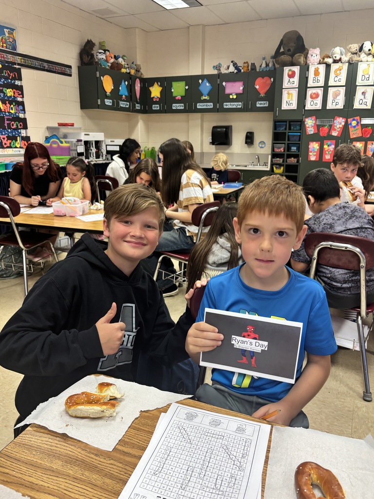 Image of NJHS and WEB Kindergarten Book Trip 