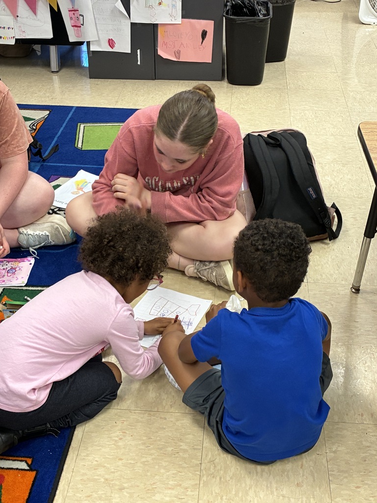 Image of NJHS and WEB Kindergarten Book Trip