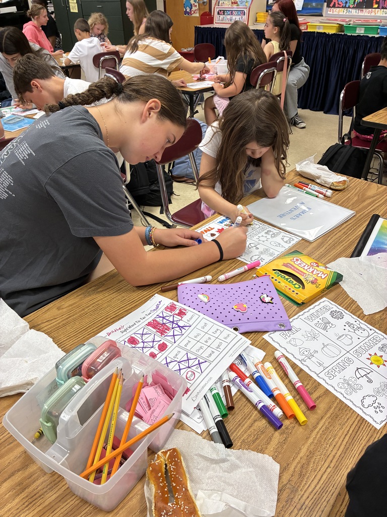 Image of NJHS and WEB Kindergarten Book Trip