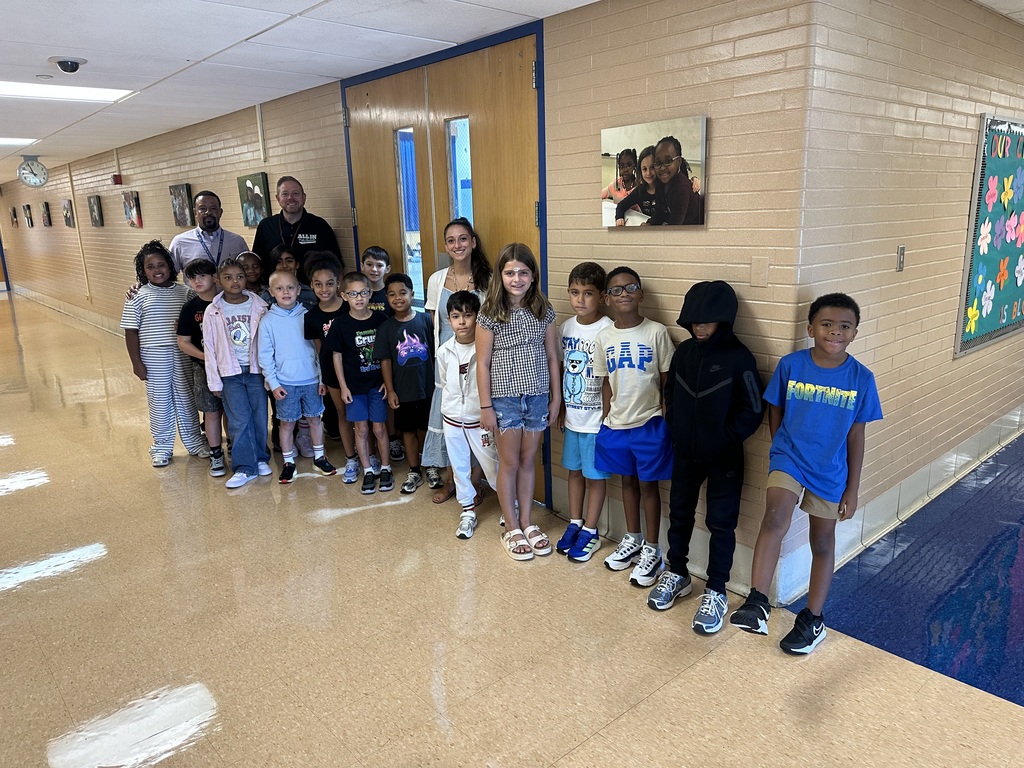 Dr. Fecher with students and Principal Dr. Jordan at Willow Hill