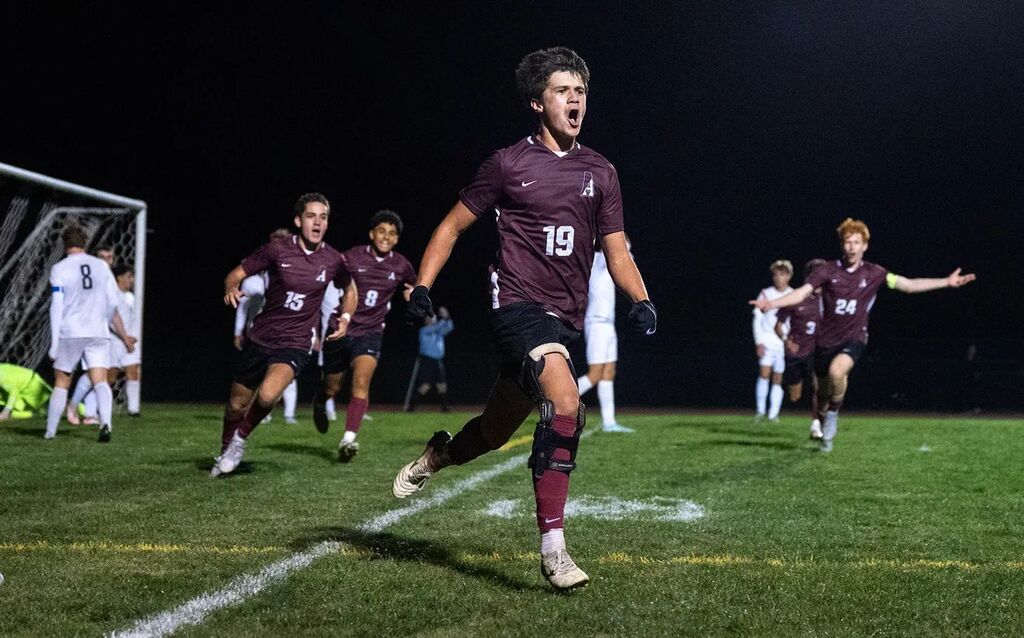 soccer play pic