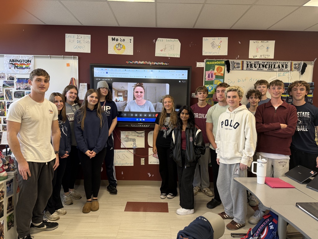 AP German students with speaker
