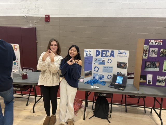 DECA at the Club and Activities Fair