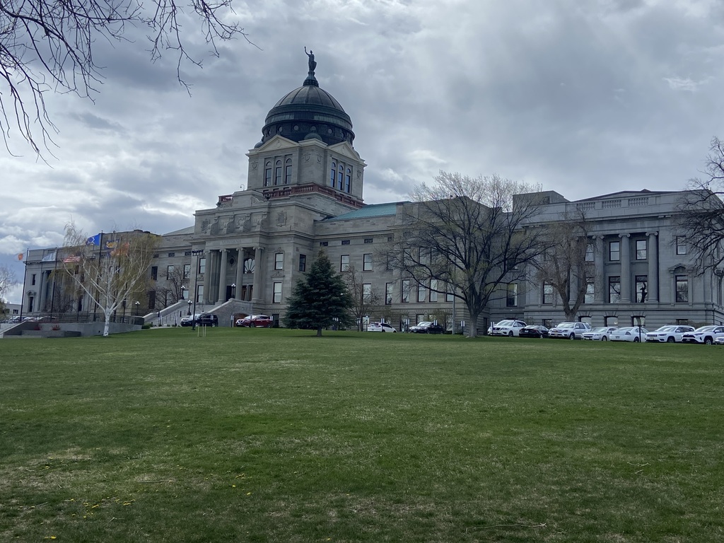 Picture of Montana state capitol building