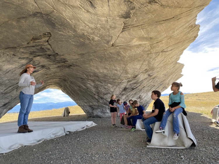 art students and sculptures 