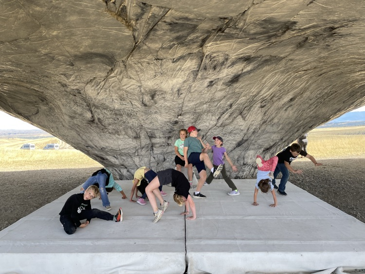 art students and sculptures 