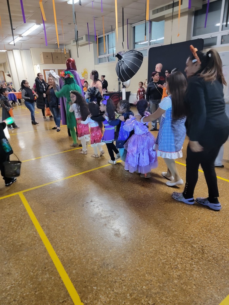 Halloween Happening 2025!!! Families Having Fun!