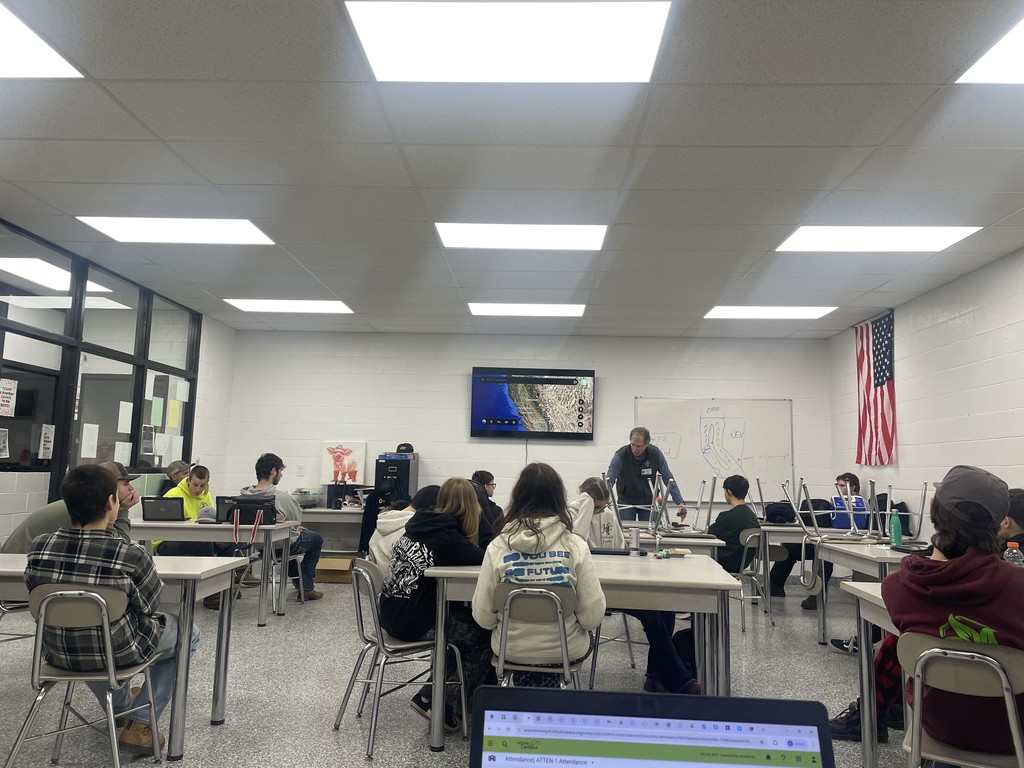 A big thank you to Jeff Phillips from Channel Seed for visiting with our students and sharing his experiences in the agriculture industry. We appreciate you taking the time to invest in their learning!
