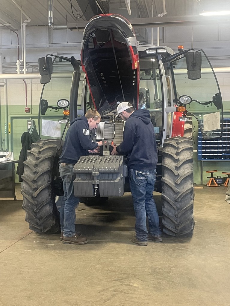 Our Ag Power Diagnosis team recently competed in the District 3 FFA Contest, putting their skills to the test in a hands-on, real-world setting. A big thank you to the Wayne County Career Center for hosting the event and providing valuable learning opportunities for our FFA members.
