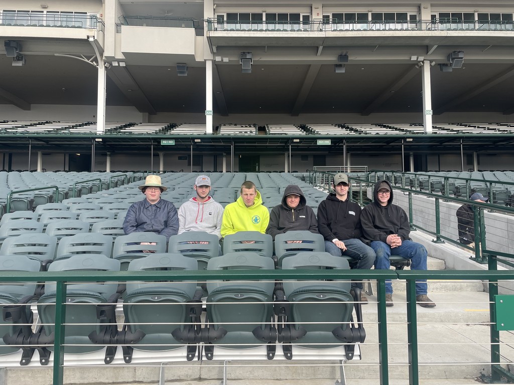 Our FFA members had an incredible trip to the National Farm Machinery Show in Louisville, KY! Students toured Churchill Downs to learn about horse racingβs role in Kentucky agriculture, caught thrilling tractor pulls, and explored top agricultural companies.