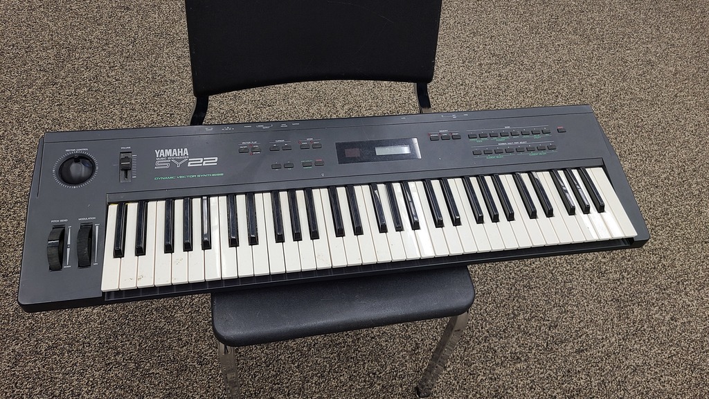 Yamaha Synthesizer