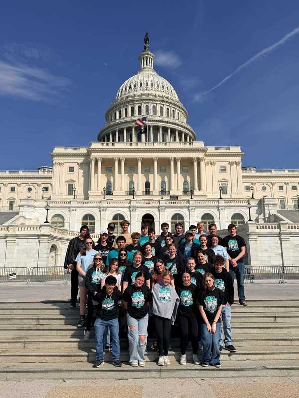 Students in front of the capitol