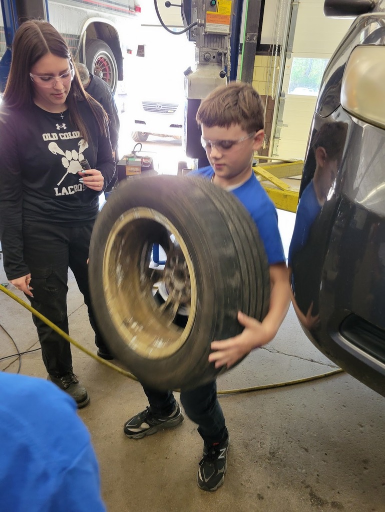 6th grade visits Old Colony