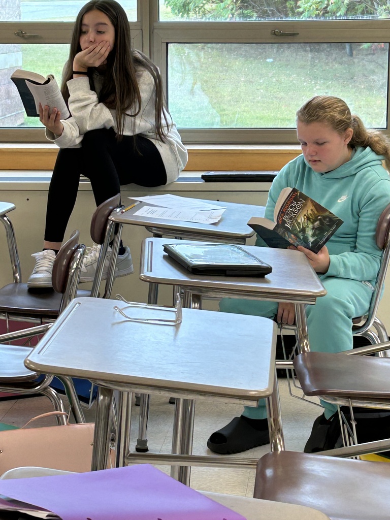 6th graders reading