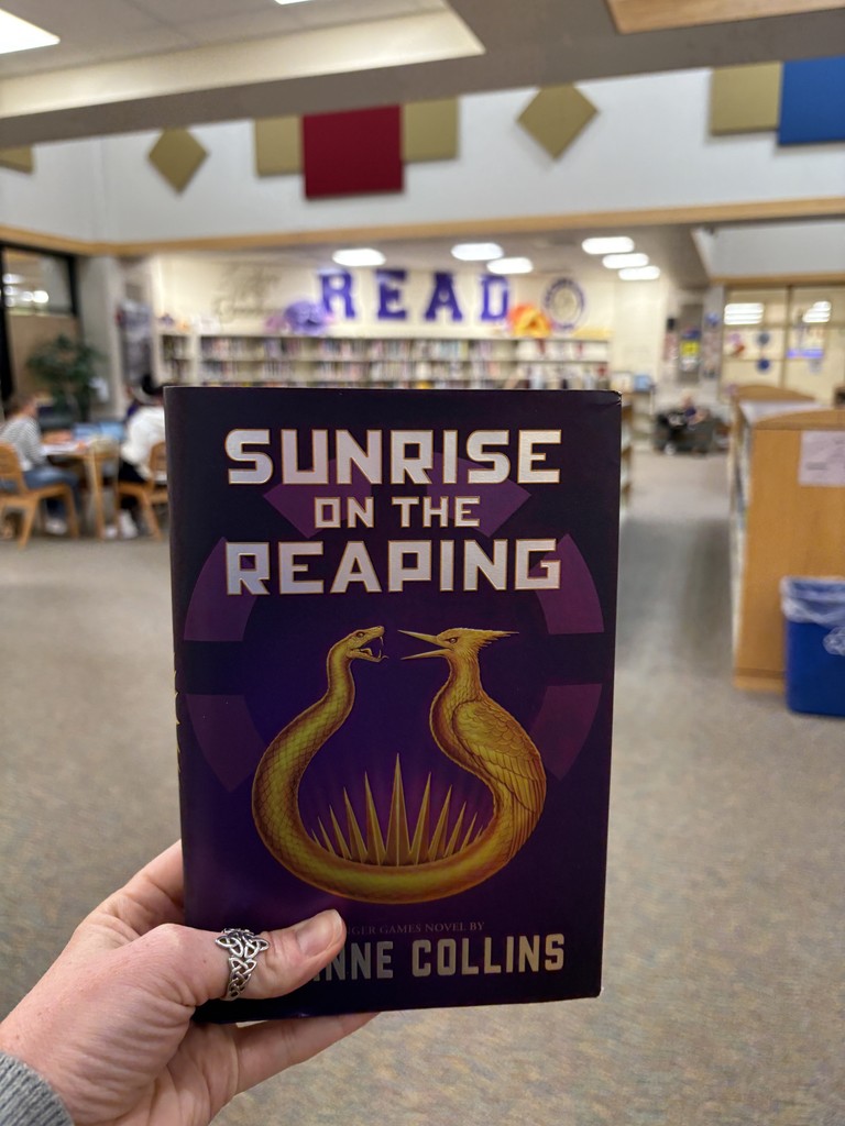 Book cover of Sunrise on the reaping by Suzanne Colins
