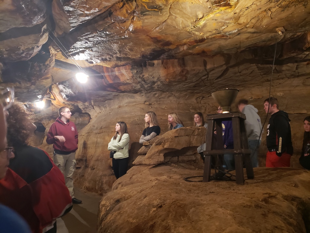 Ada Geology class at Ohio Caverns