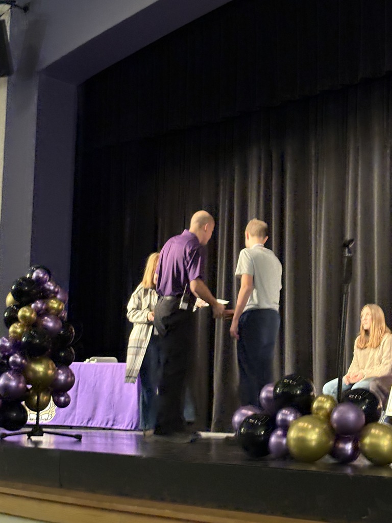 spelling bee participates 