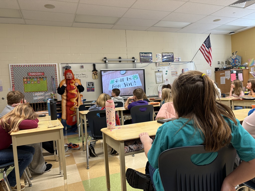 Amanda Raines presenting to 3rd graders