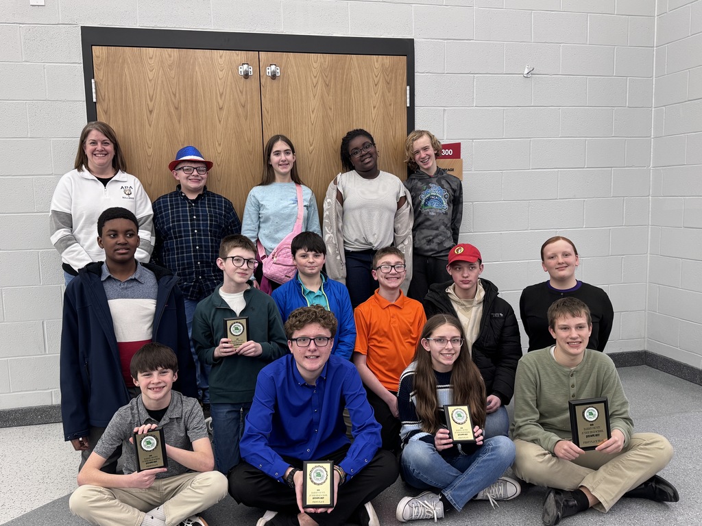 Group photo of Quiz Bowl team who earned 1st place