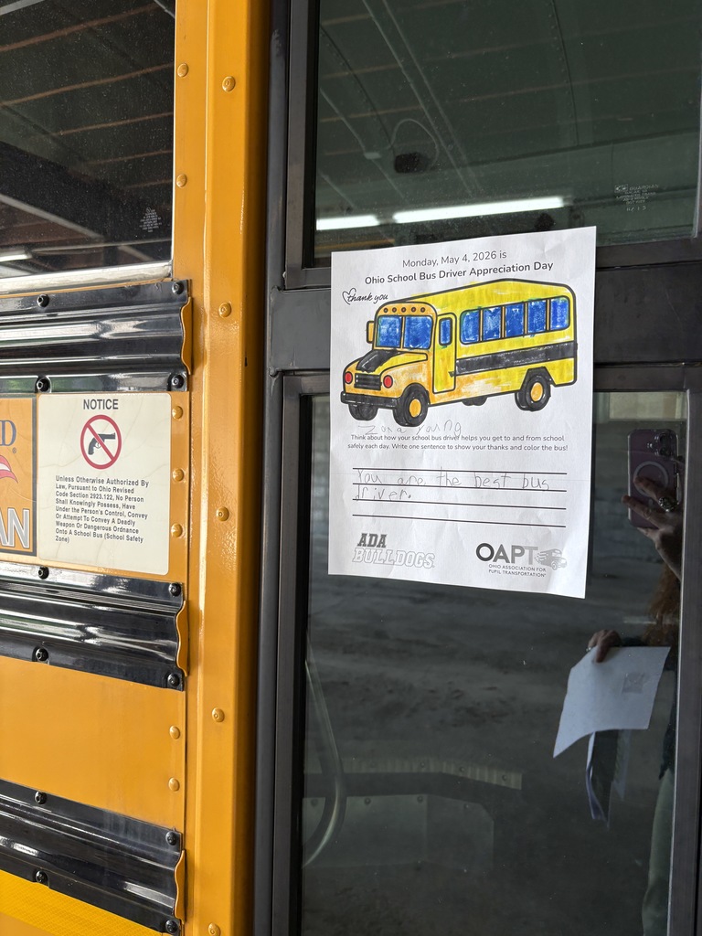 Coloring papers of school buses