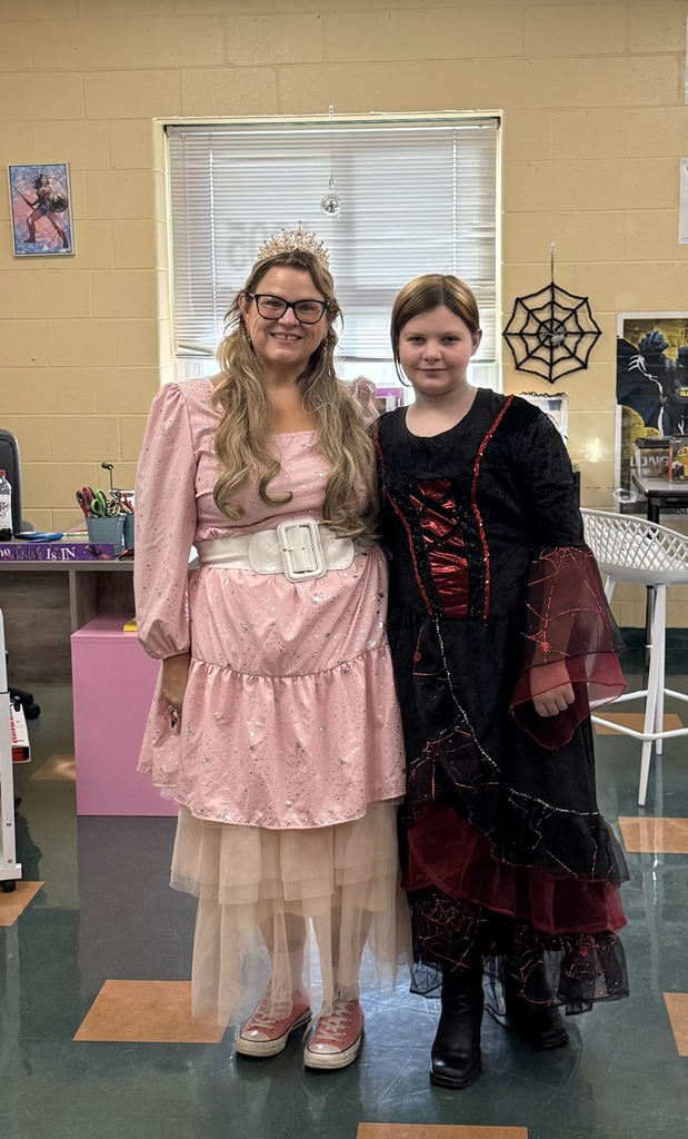 2 witches from Wicked