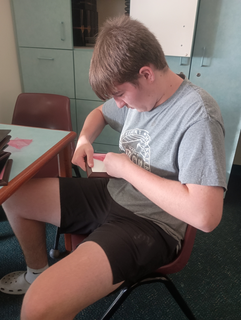 Prepping the plaques for sublimation