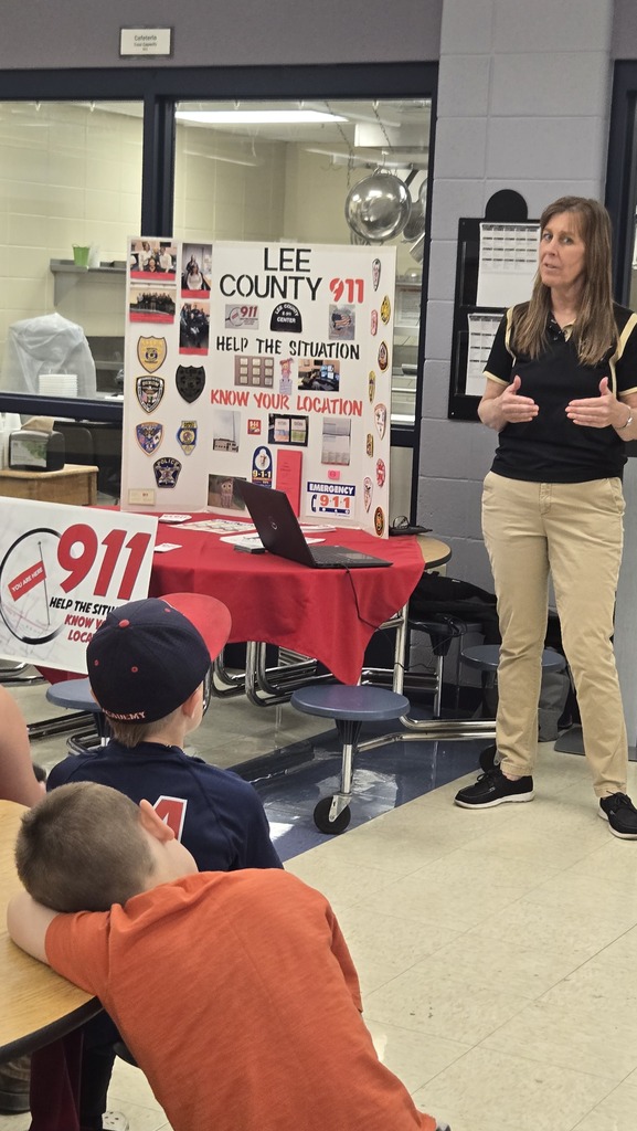 911 operator talking to students