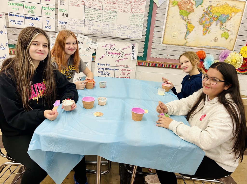 4 7th grade girls eating ice cream