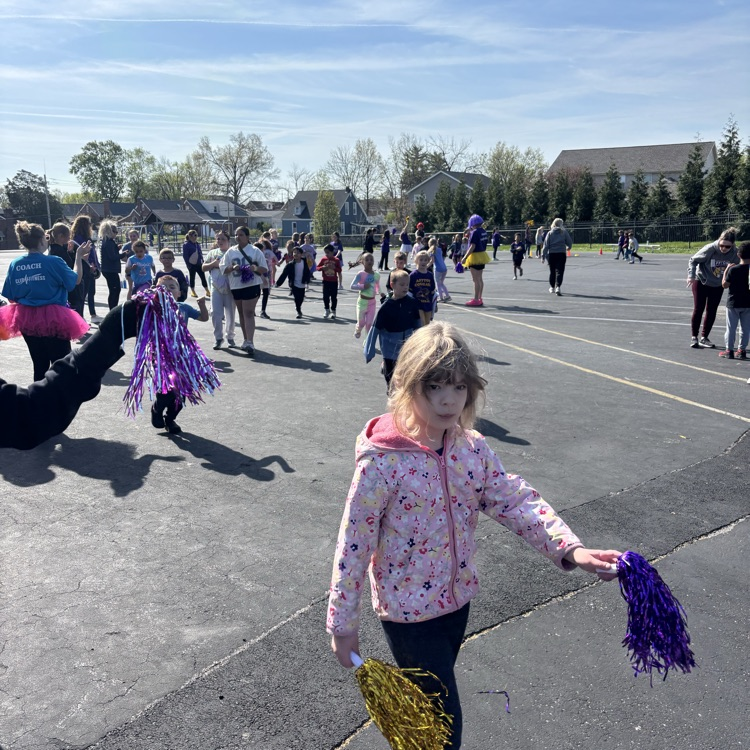 First grade brought the FUN to our Fun Run! ๐๐โโ๏ธ๐ The excitement was contagious and the energy was HIGH! โก๐ Thank you to our incredible families for your supportโwe couldnโt have done it without you! ๐