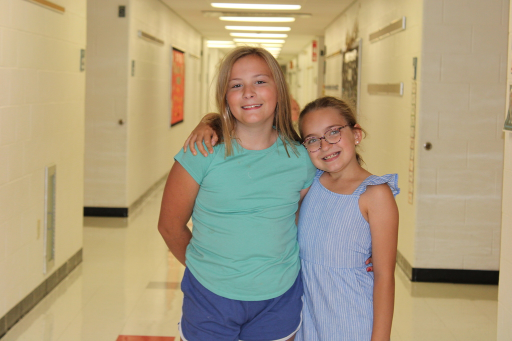 Afton students in the hall 