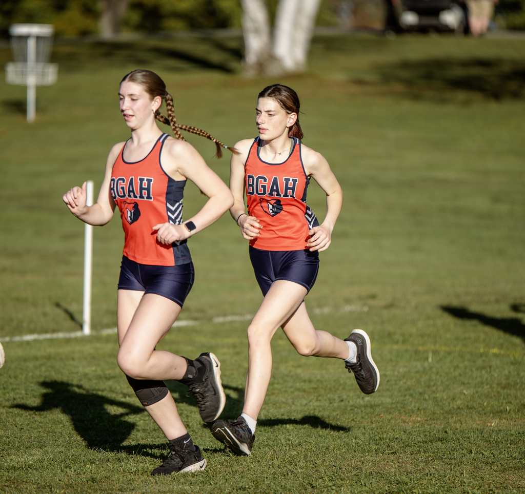 girls running