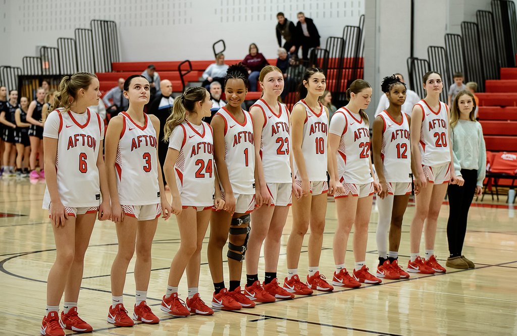 Girls varsity basketball team photo