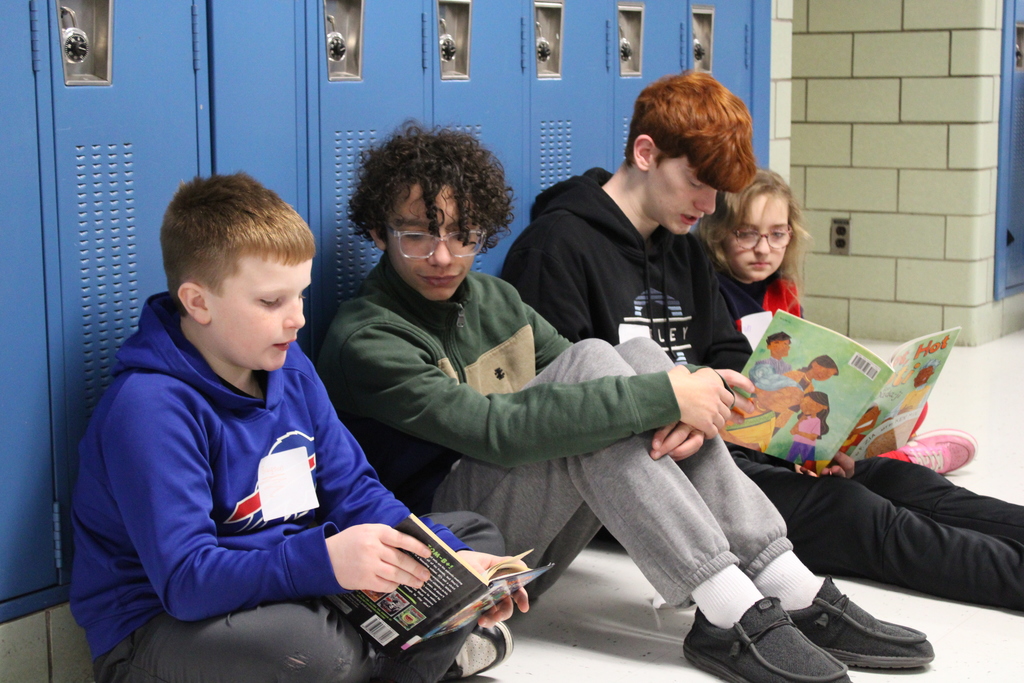 Afton students reading together