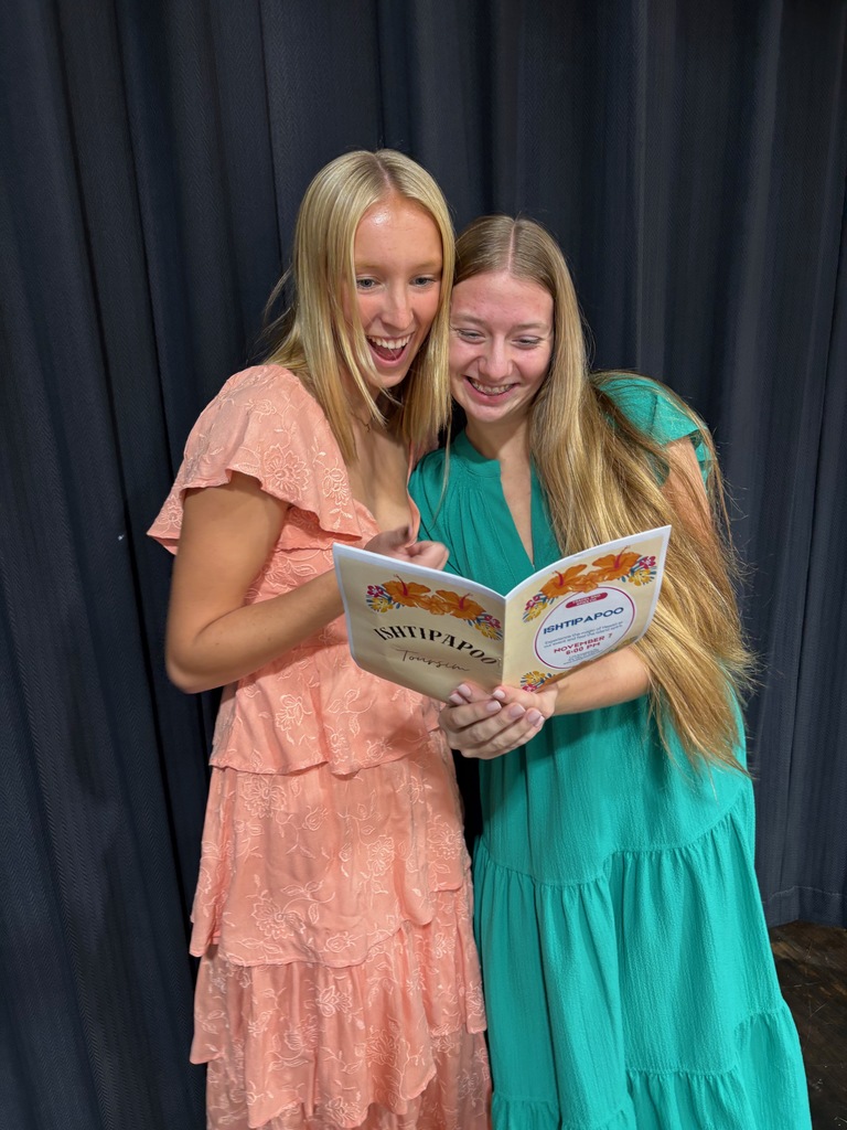 Passengers Flora and Nora are very excited for their cruise! 