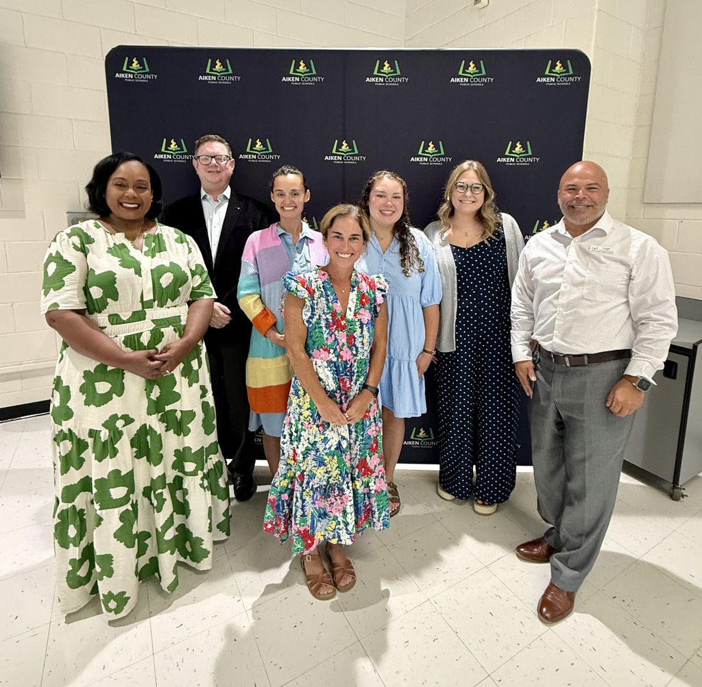 2025 - 2025 New Teachers with Principal