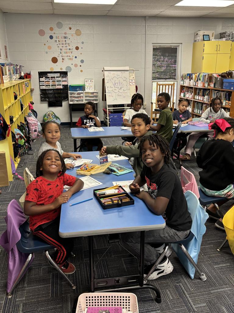 Students working together 