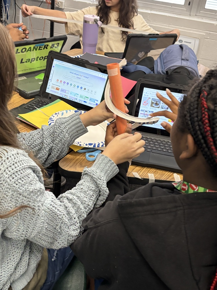 students working on computer 
